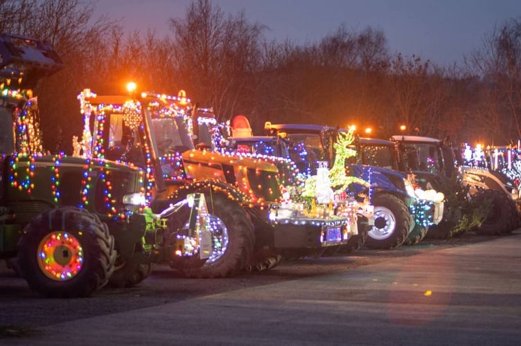 Vehicles line up at Brecon Livestock Market, ready to begin the run