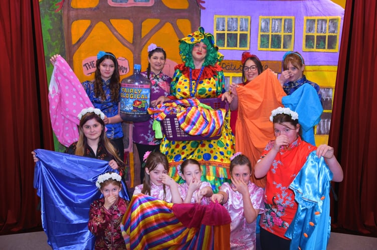 From the chorus to the stage crew, everyone is busy making Aladdin shine