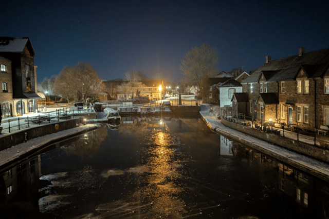 Video: Readers' reflection photography 