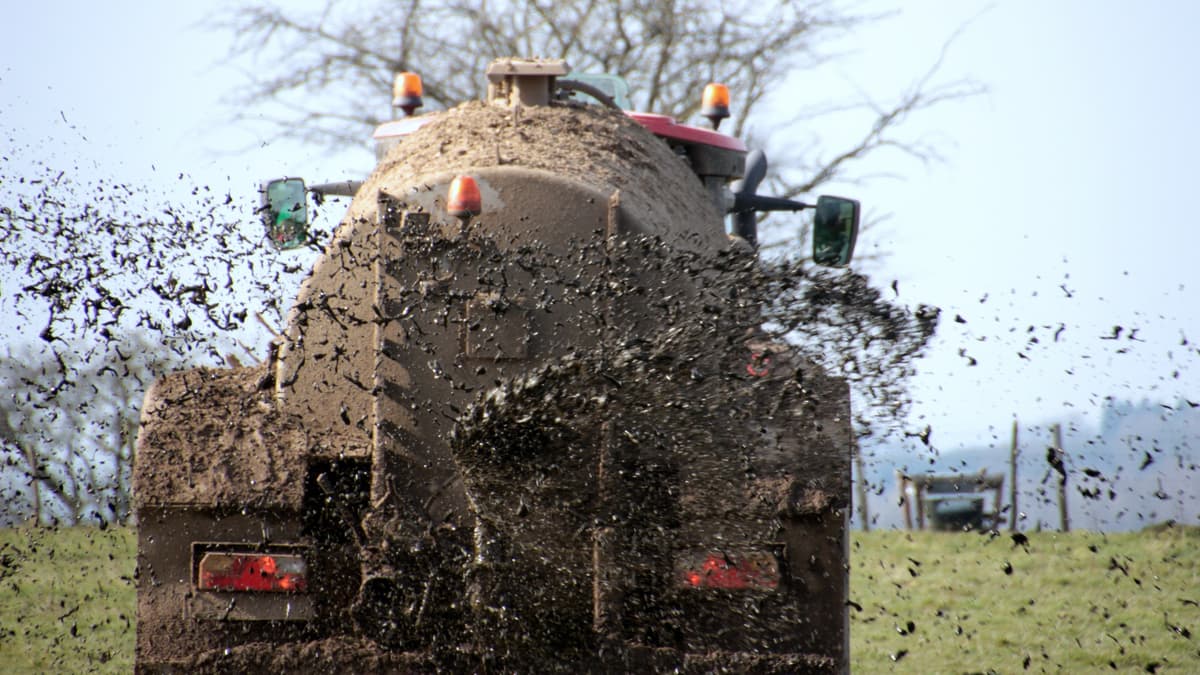 Farmers reminded of rules as organic manure season reopens