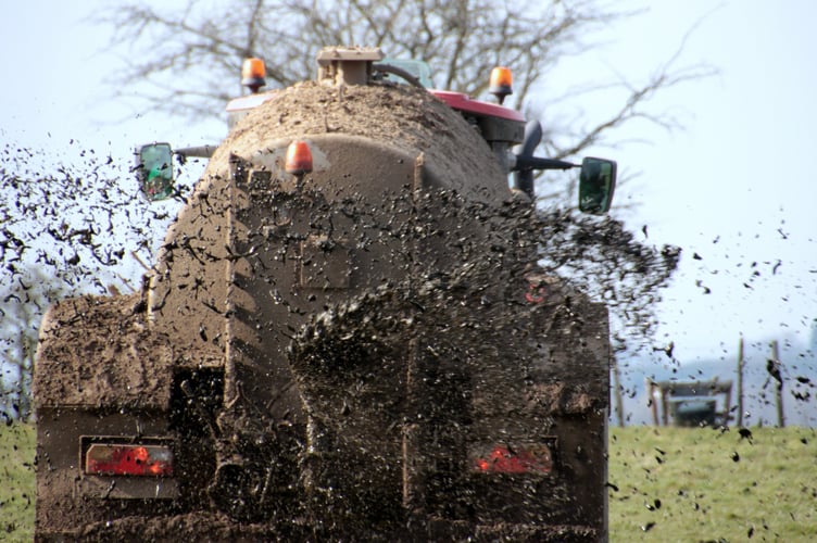 Natural Resources Wales is reminding farmers across Wales of the rules for spreading organic manure to protect land and water