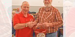 Festive singing brings £300 boost to Builth Wells Carnival