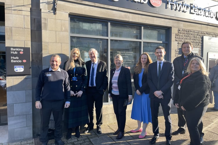 Welsh Ministers visited the newly opened shared banking hub in Ystradgynlais recently