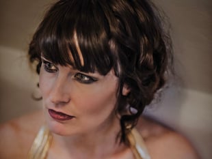 Folk artist comes to Hay