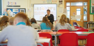Applications open for Welsh teacher scheme