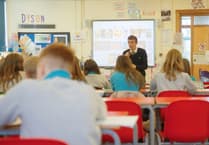 Applications open for Welsh teacher scheme