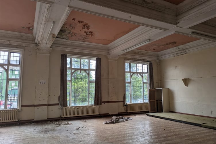 Llandrindod Wells hotel and college building auctioned