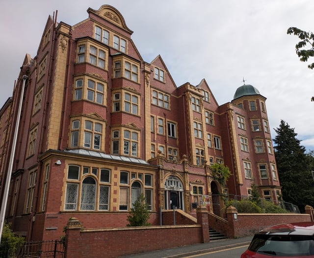 Landmark former hotel and college building to be auctioned