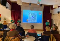 Splash Dragons lay out fundraising plans with evening of wine and nibbles