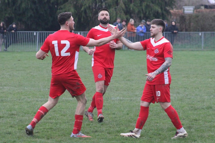 Knighton Town pipped Llandrindod in the penalty shootout