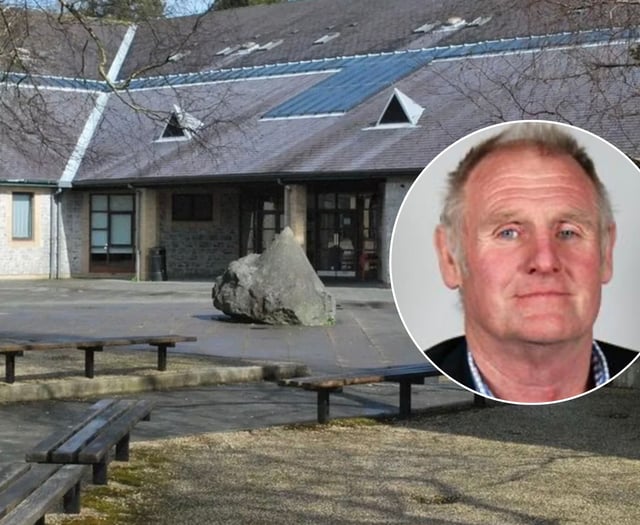 Senior councillor calls in controversial Ysgol Calon Cymru split
