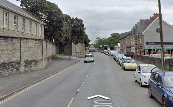 Emergency incident closes road in Brecon town centre