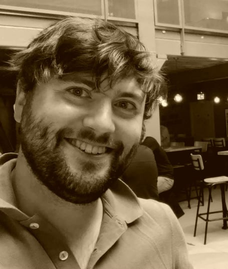 A Mid-Wales based playwright has won The Ilfeld Prize, a new award celebrating outstanding new writing for the stage. 