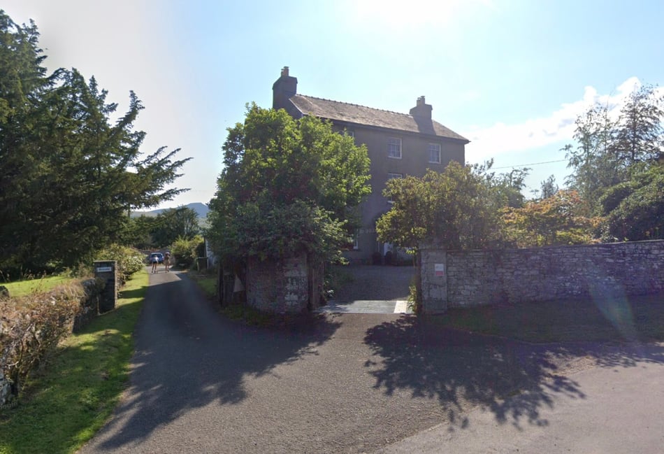 Historic barn destroyed by fire cannot be converted into home
