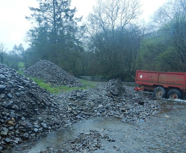 Landowners urged to seek advice before river work