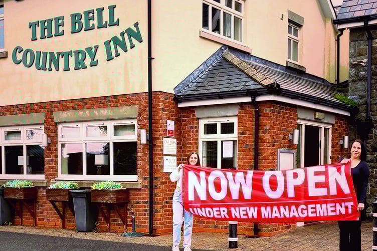 The Bell Country Inn, Llanyre