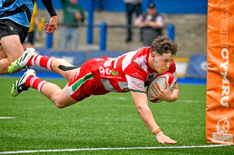 Kian Abraham scored two tries for Llandovery