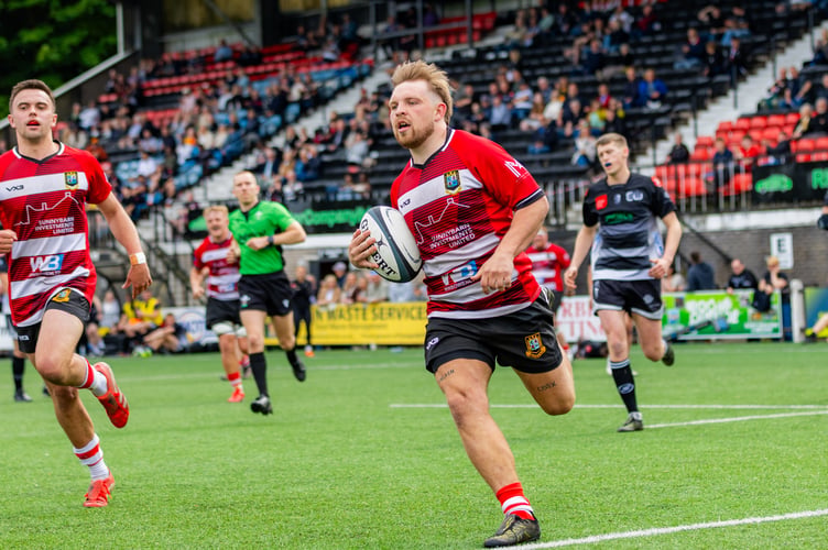 Mitchell Baller runs in for Brecon's second try