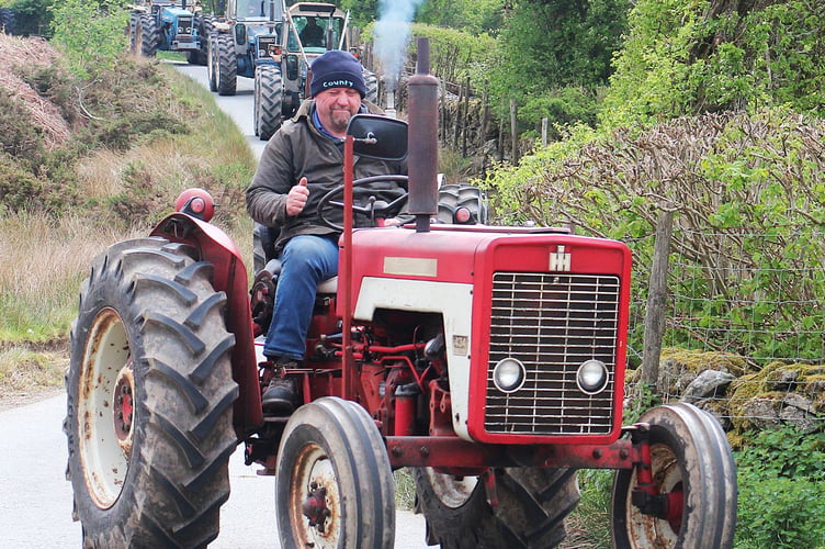 Martyn Nicholls religated to his International 434 with his Countys behind