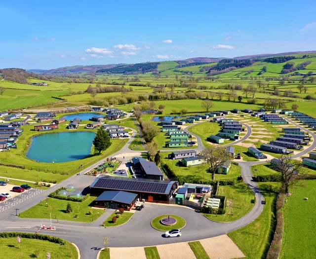 Mid Wales leisure park hosts Sunflower Sprint for cancer charity