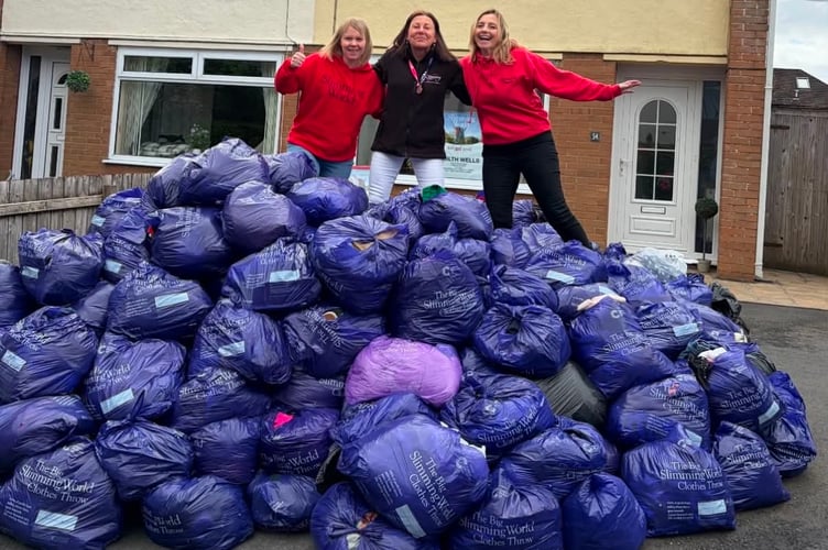 Slimming World members across Powys have donated hundreds of bags of clothing and raised thousands of pounds for Cancer Research UK