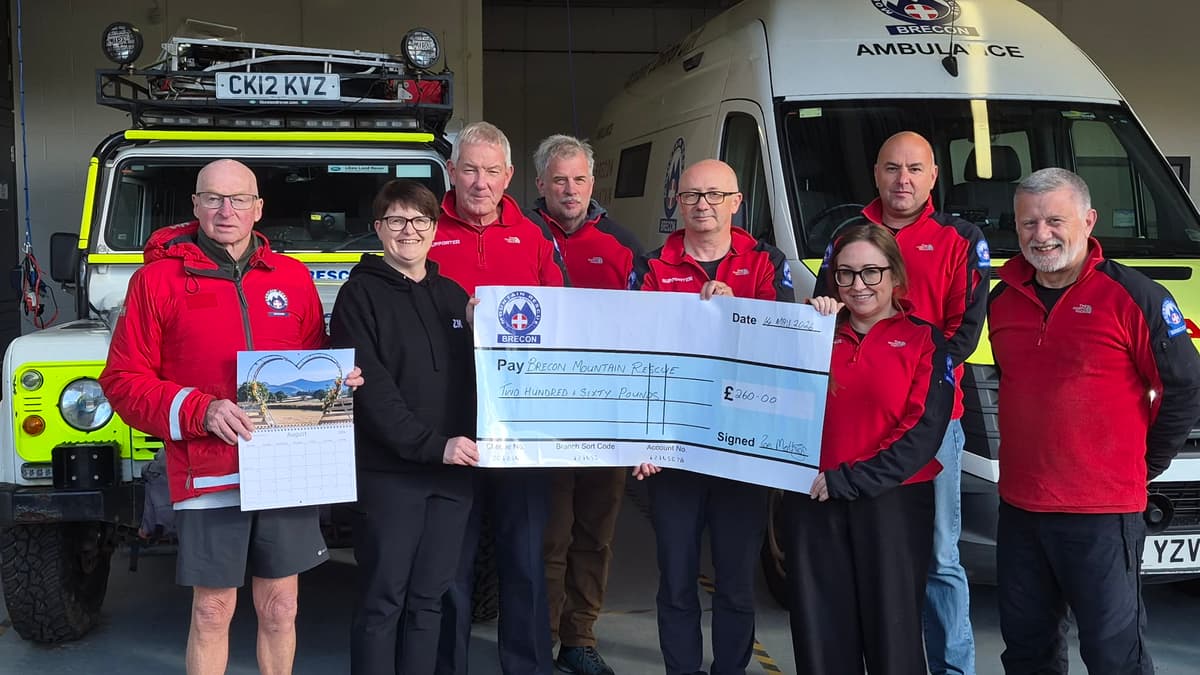 Photographer’s sold-out calendar raises £260 for Brecon Mountain Rescue ...