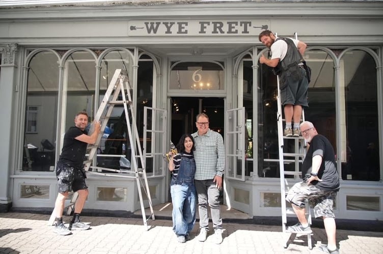 BBC presenter Alan Carr has brought Interior Design Masters 2026 to the town of Hay-on-Wye, giving Wye Fret a makeover.
