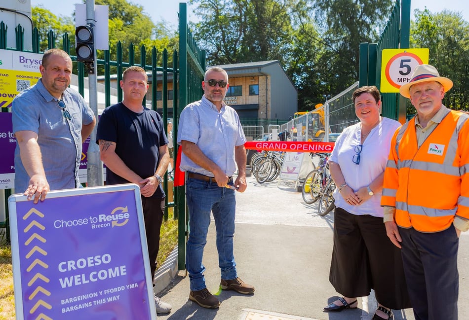 New reuse shop opens at Brecon centre