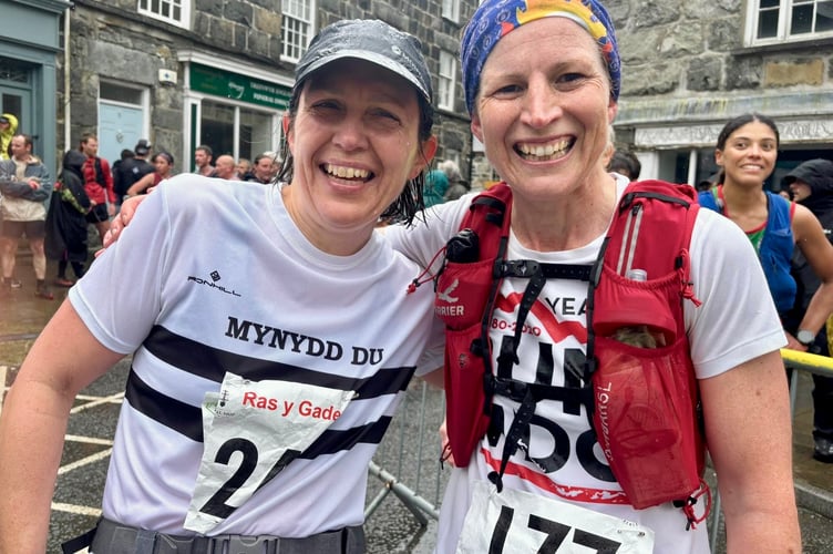 Katie Ironside, right, and Emma McWilliams finished together