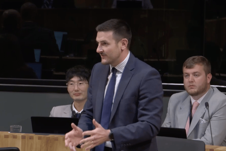 James Evans asked the Welsh Government how it will approach planning decisions on developments of national significance