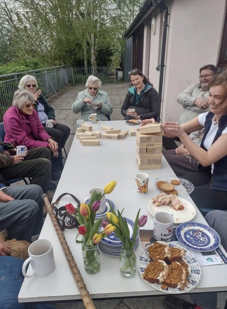 A new free service has been launched in Powys to support family carers of people living with dementia.