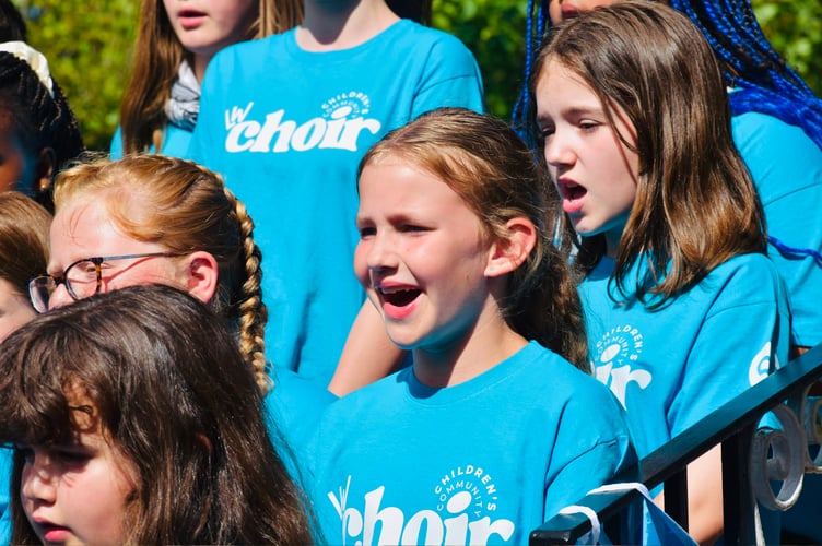 The young singers impressed the carnival crowd with their confidence and enthusiasm