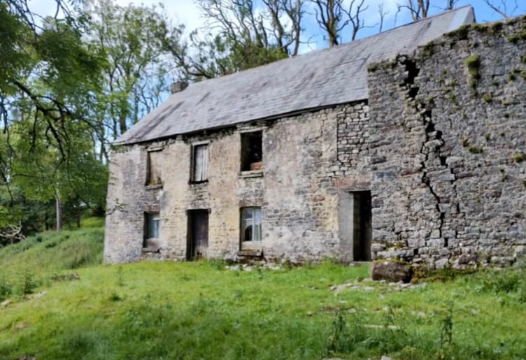 Plans to restore this derelict farmhouse and turn it into a home again have been approved
