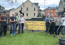 Llanwrtyd Wells flies Welsh flag in Britain in Bloom