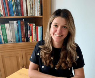 Georgia Wickham, author and illustrator of Netty the Nettle and Neti'r Ddanhadlen