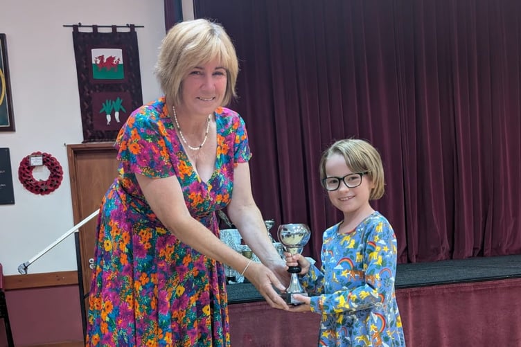 Eiry Price receives the Maescar Cup.