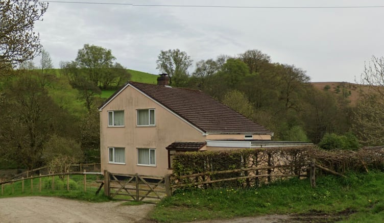 Plans to remove occupancy restrictions from a farmhouse near Knighton will go before Powys County Council’s Planning Committee for a decision