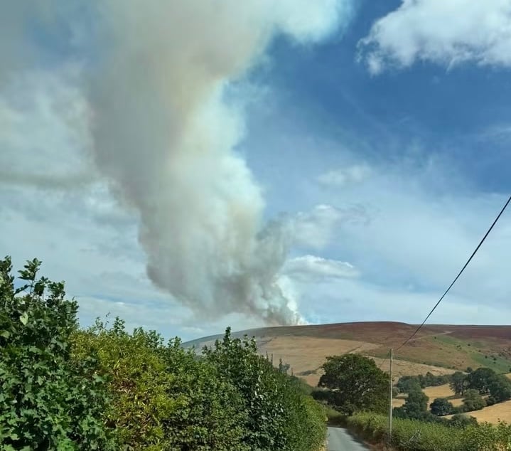 Smoke from the Glascwm wildfire, which has been visible for miles and its smell reported as far away as Builth Wells