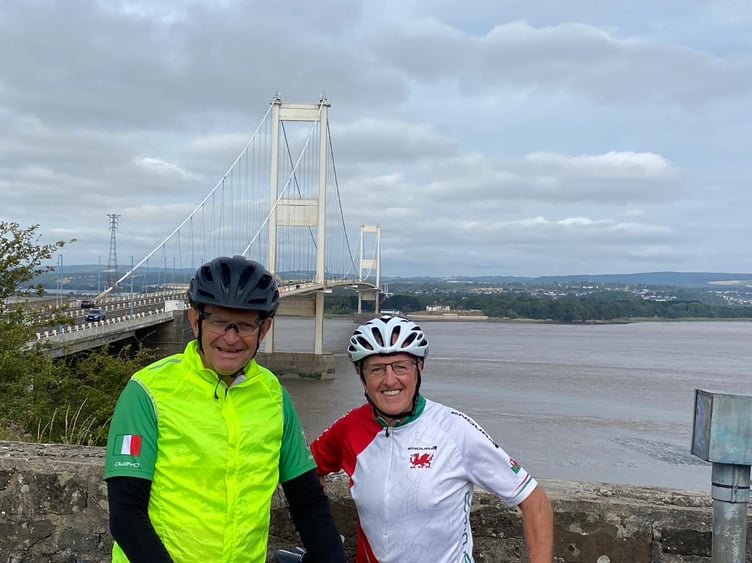 Two members of Côr Meibion De Cymru will cycle 230km over three days