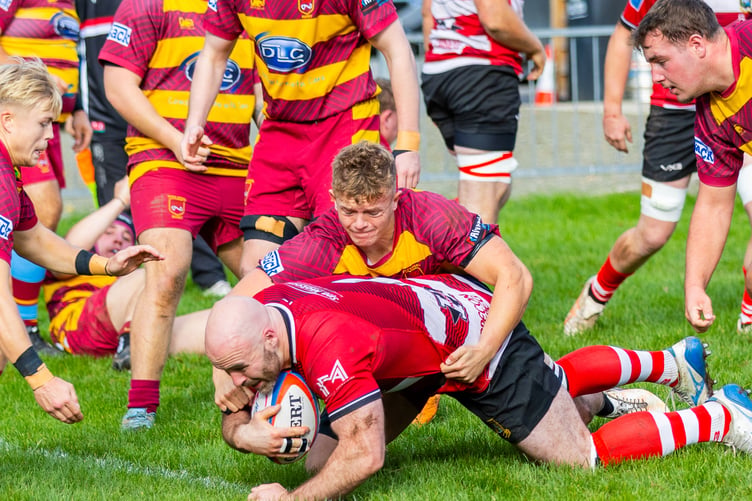 Lewis Smout scores Brecon’s opening try